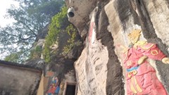 Nhiều tấm bia, hình tượng người cổ của di tích quốc gia chùa Quan Thánh (Thanh Hóa) bị sơn lòe loẹt​​​​​​​: Đã lộ rõ “thủ phạm”