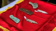 Bảo tàng Lịch sử quốc gia tiếp nhận 10 hiện vật quý do ĐSQ Hoa Kỳ trao trả