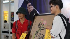 Triển lãm thư pháp “Minh tâm nghiệp thành” hấp dẫn người trẻ