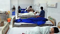 Bộ Y tế cử đoàn chuyên gia hỗ trợ cấp cứu, điều trị cho học sinh bị ngộ độc ở Khánh Hòa