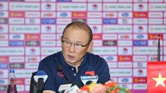HLV Park Hang-seo: “Trước mắt đội tuyển phải tập trung vào các đối thủ tại bảng B AFF Cup”