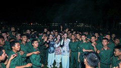 Người đẹp Hoa khôi Nam Bộ giao lưu cùng cán bộ chiến sỹ Sư đoàn 302