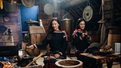 Hoa hậu Tiểu Vy, Á hậu Kim Duyên khoe sắc giữa đại ngàn M’Drak