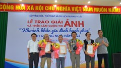 Quảng Ngãi: Trao giải và triển lãm cuộc thi ảnh “Khoảnh khắc gia đình hạnh phúc”