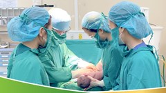 Mỗi năm có khoảng 2% trẻ có dấu hiệu bất thường từ trong bào thai