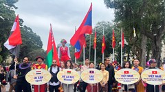 Diễu hành, biểu diễn nghệ thuật xiếc quốc tế trên tuyến phố đi bộ Hồ Gươm