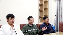 Gia đình có hai thế hệ học cùng trường, cùng lớp