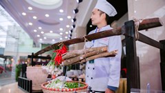 Đại sứ và các nhà ngoại giao hào hứng trải nghiệm phở tại Nam Định