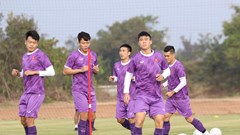 Tuyển Việt Nam có buổi tập đầu tiên tại Lào