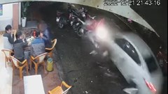 Triệu tập thanh niên điều khiển ô tô húc đổ 8 xe máy rồi bỏ trốn