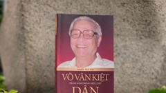 Giới thiệu tác phẩm “Võ Văn Kiệt – Trăm năm trong một chữ Dân”