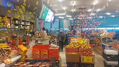 Hàng Tết: Nguồn cung tăng mạnh, lực cầu hụt hơi