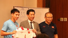 Đại sứ Việt Nam tại Indonesia thăm đội tuyển Việt Nam trước trận bán kết lượt đi AFF Cup