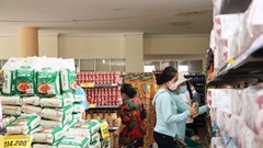 Siêu thị mini 0 đồng: Thắp lên hy vọng cho ngày cận Tết