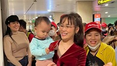 Hành trình đầy cảm xúc của những chuyến bay yêu thương mùa Tết 2023