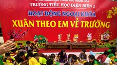 Học sinh hào hứng trải nghiệm không khí Tết cổ truyền