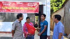 Báo Văn Hóa trao nhà tình thương cho hộ nghèo DTTS