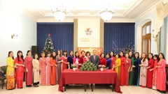 Đại sứ quán VN tại Nga tổ chức gói bánh chưng