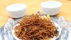 "Mực khô phố núi"