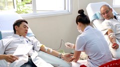 Hơn 200 y, bác sĩ Bệnh viện Trung ương Huế hiến máu cứu người