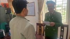 Tạm giữ thầy giáo bị tố “đụng chạm” nhiều nữ học sinh tiểu học