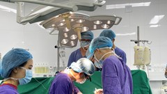 Kỷ niệm ngày Thầy thuốc Việt Nam 27.2: Những người thầy thuốc dám dấn thân