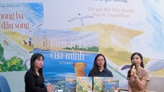 Giao lưu và ra mắt bộ sách "Trường Sa! Biển ấy là của mình"