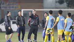 HLV Philippe Troussier điều hành buổi tập đầu tiên của U23 Việt Nam
