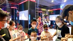 Rạp chiếu phim thực thi quy định mới về miễn, giảm giá vé cho trẻ em, người khuyết tật