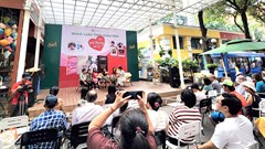 “Sách hay thay ngàn lời chúc”