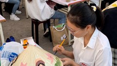 Thổi “hồn Việt” vào chiếc nón lá