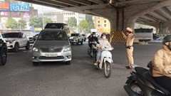 “Choáng” với văn hóa tham gia giao thông (Bài cuối): Góc nhìn từ người thực thi công vụ