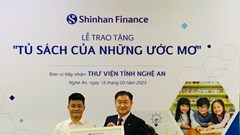 Trao tặng “Tủ sách của những ước mơ” cho Thư viện Nghệ An