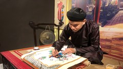 Họa sĩ trẻ tạo diện mạo mới cho tranh thờ người Dao