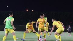 HLV U23 Việt Nam động viên tinh thần các học trò trước trận gặp U23 UAE