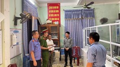 Bắt tạm giam cán bộ tư pháp phường nhận hối lộ tiền làm “sổ đỏ”