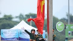 Lễ thượng cờ tại giải chạy "Những nẻo đường biên cương"