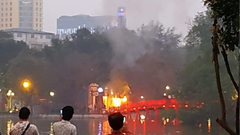Hà Nội: Đám cháy tại bốt thu vé đền Ngọc Sơn đã được dập tắt kịp thời