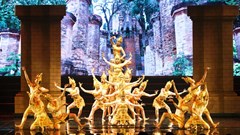 Độc đáo múa Chăm “thánh nữ” tại Tháp Bà Ponagar