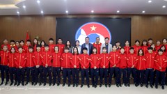 Lãnh đạo VFF động viên tuyển nữ Việt Nam trước khi làm nhiệm vụ tại vòng loại Olympic