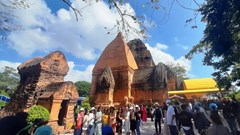 Tháp Bà Ponagar qua Mộc bản triều Nguyễn