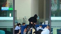 Diễn tập về phương án bắt giữ đối tượng cướp ngân hàng tại Huế