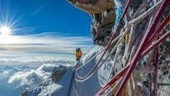 Cấp phép cho số lượng kỷ lục các nhà leo núi Everest