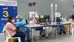 Thái Lan khuyến khích người dân tiêm vắc xin phòng Covid-19 và cúm