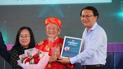 25 năm viết về dặm dài lịch sử của thành phố