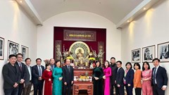 Đại sứ quán Việt Nam tại Pháp tưởng nhớ các Vua Hùng