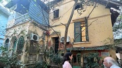 Sống mòn trong những biệt thự cũ ở Hà Nội (Bài 2): Là di sản đô thị, nhưng chỉ... trên giấy?