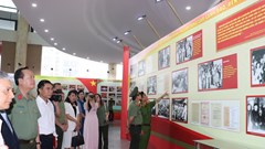 Khai mạc Triển lãm “75 năm - Công an nhân dân làm theo lời Bác”