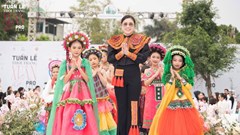 Fashion show Em Tây Bắc của NTK trẻ Linh Phương: Sắc màu thổ cẩm ấn tượng và tươi mới