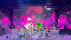 Từ làng sen đến lời ru của Mẹ